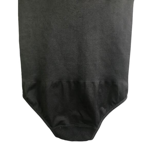 Yummie Shaping Bodysuit Womens Sz M/L Black Short Sleeves Crew Neck Snap Button - Picture 7 of 7